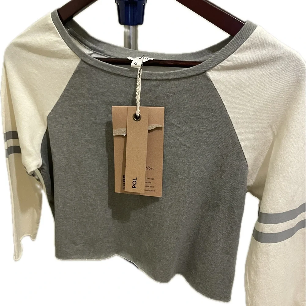 POL Women's Long Sleeve Gray and Cream Shirt Size Small Lint Mark on the Back - Picture 1 of 14